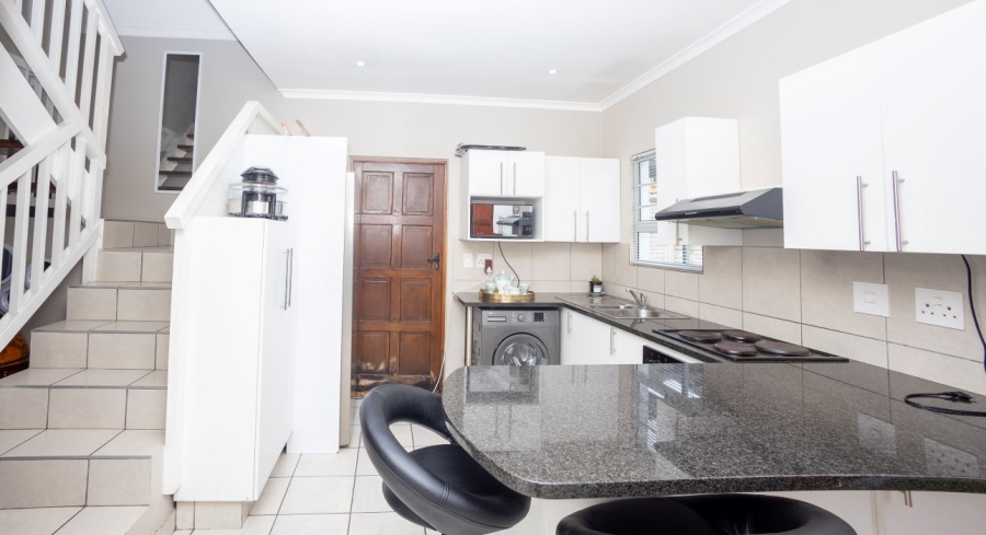 3 Bedroom Property for Sale in Sunnyridge Eastern Cape